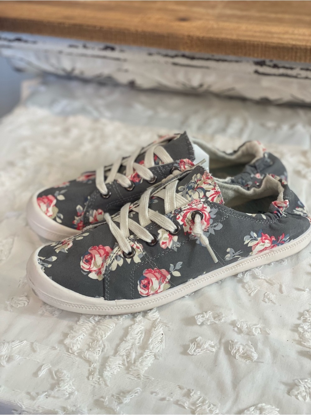 SO Kids Floral Lace-Up Sneakers in Gray, Pink and Cream